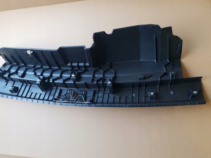 фото №5, Vw touareg iii 18- защита обивка ремня заднего