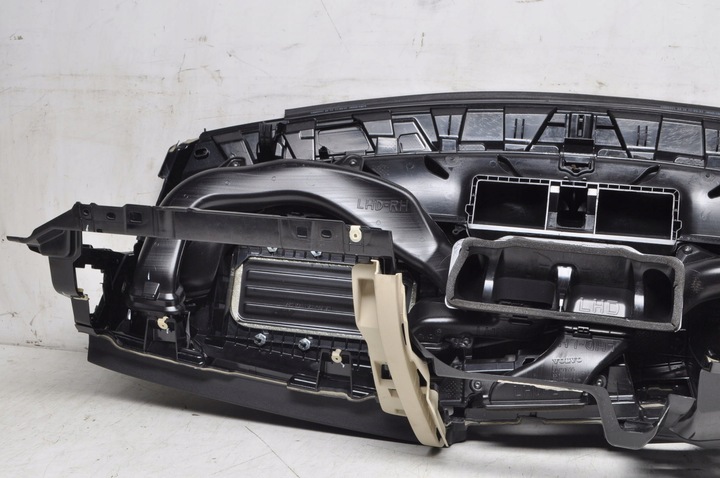 фото №11, Volvo s60 ii v60 панель раздаточная капот консоль