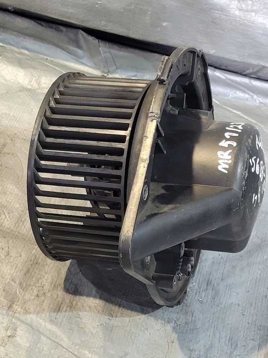 фото №1, Повітродувка вентилятор повітропровід оригінальний номер 8a1820021 audi a4 b5 1.8b 96r.