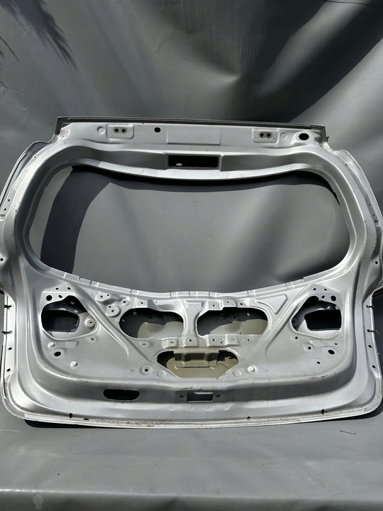 фото №9, Toyota yaris iii 3 рестайлінг 17- кришка задня накладка