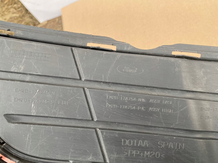 фото №10, Решётка бампера перед em2b-17k945-n ford s-max mk2