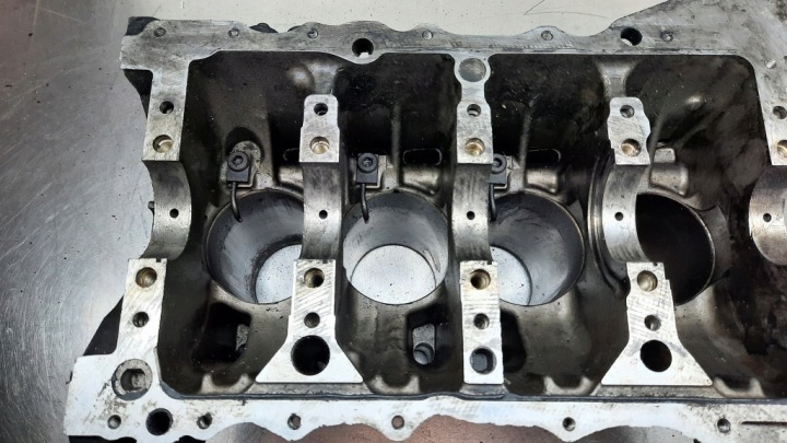 фото №16, Блок  двигуна d4164t 10jb63 volvo v50 s40 ii c30 1.6 hdi