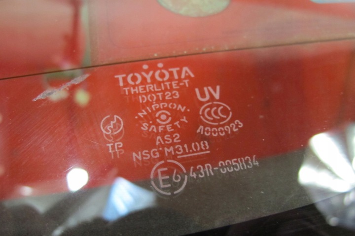 фото №5, Toyota prius 2 ii w20 стекло крышка багажника 3q3 накладка планка крышки ручка