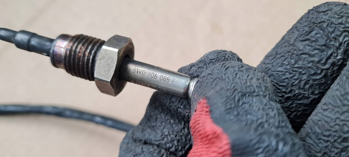 фото №7, A4 b9 8w датчик температури 2.0 tdi 8w0906088f a5 8w