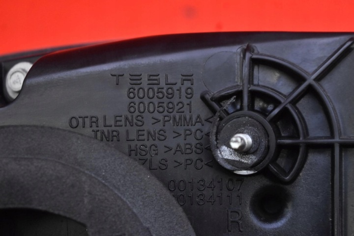 фото №8, Фара правая зад задняя 6005921-00-d tesla модель s 12-20