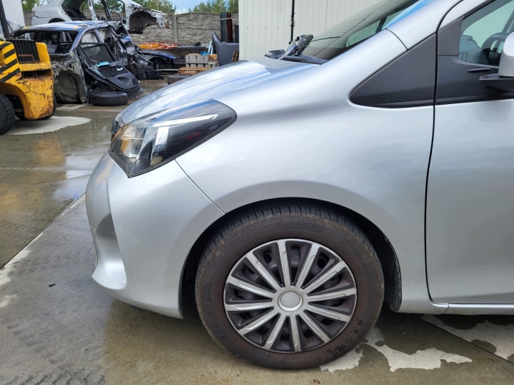 фото №7, Toyota yaris iii 16r рестайлінг перед капот бампер крило фара передня панель 1f7