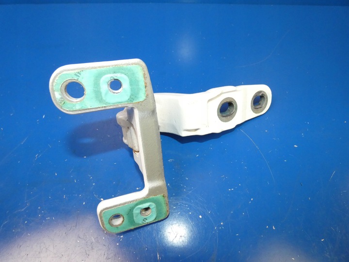 фото №2, Mercedes c класс w205 универсал петля крышки багажника правые зад