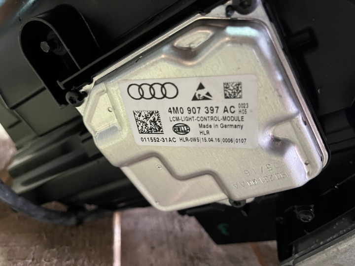 фото №9, Audi a4 b9 8w фара лампы левая правая полный led комплект оригинал 8w0941033
