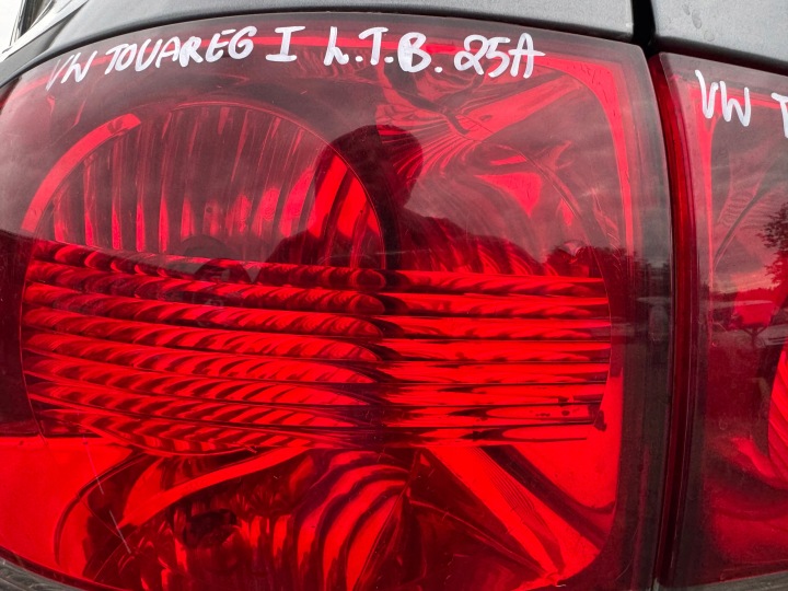 фото №8, Vw touareg i фара ліва задня ліве зад з крила крило