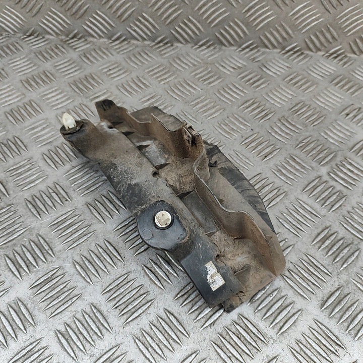 фото №5, Audi q4 sportback e-tron 2024 левая сторона брызговики задние