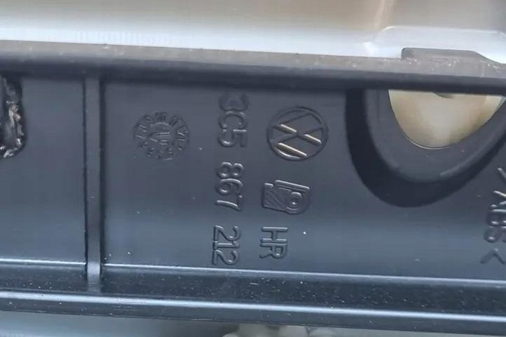 фото №10, Боковина задніх правих двері vw passat варіант b6 3c5 3c5867212 2.0l