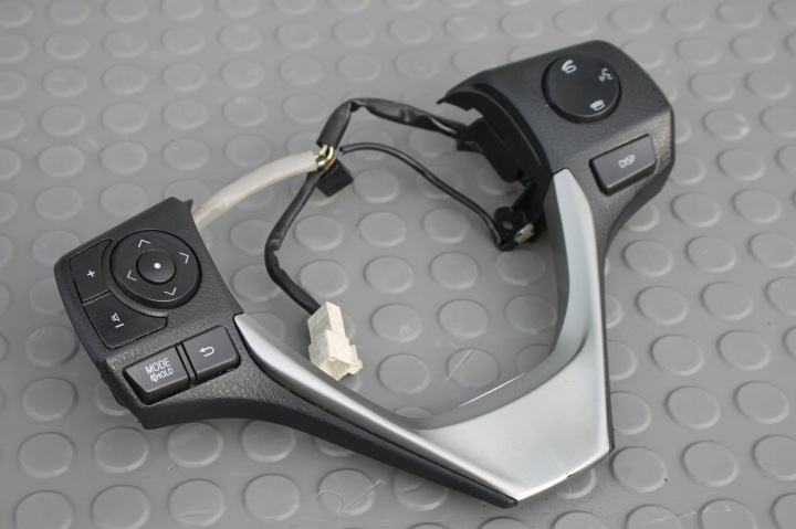 фото №9, Мультифункция руль кнопки toyota auris ii 12-15