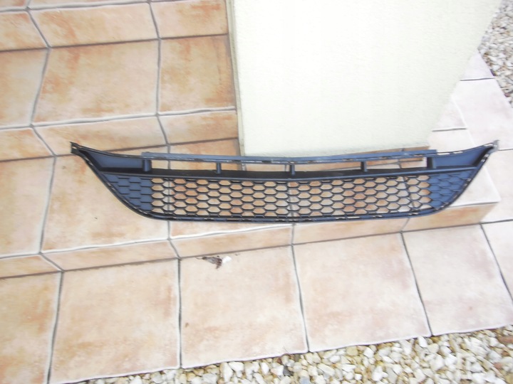 фото №1, Mercedes a-klasa w177 решітка середня amg