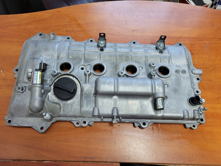 фото №1, Крышка клапанов toyota prius гибрид 1.8 x2zr-w22u