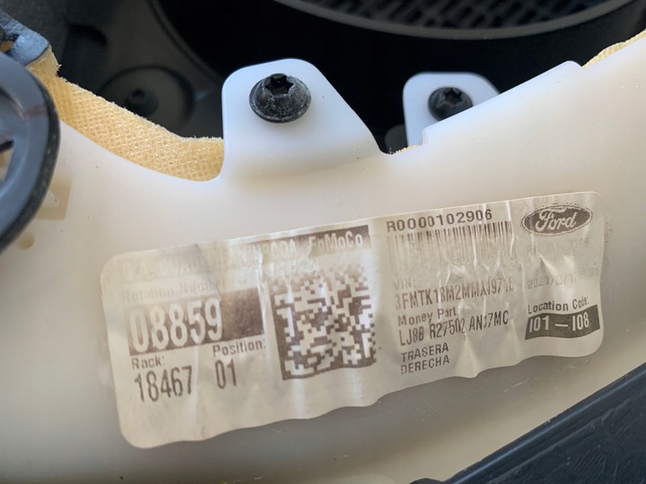 фото №14, Ford mustang mach-e rwd 21r боковина обивка дверь правые зад задний оригинал