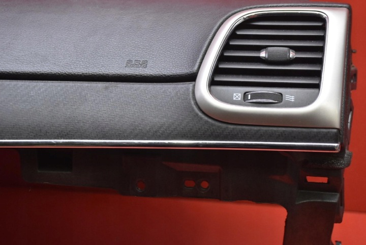 фото №8, Торпедо раздаточная консоль подушка eu p01339009bl jeep grand cherokee iv wk2