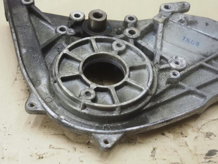 фото №12, Hyundai h1 2.5 td d4bf крепление насоса впрыскивающая