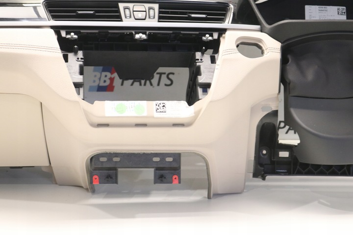 фото №7, Bmw x1 f48 консоль панель раздаточная капот бежево-серый uk англичанин