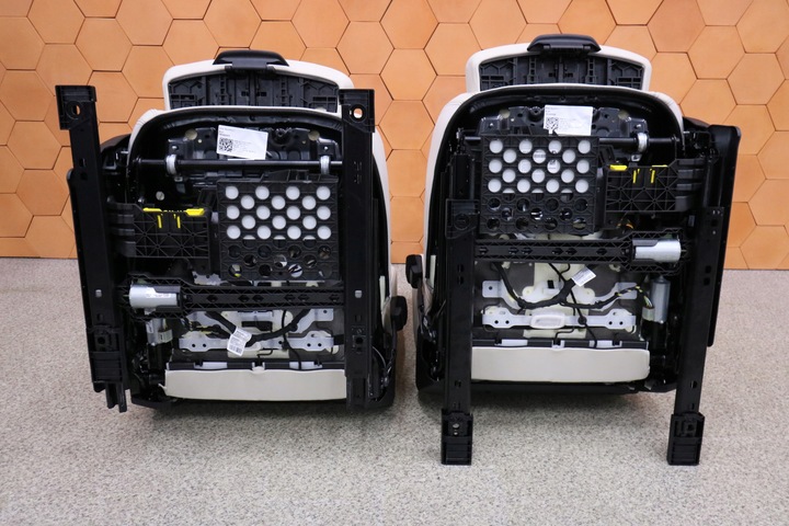 фото №16, Bmw 4 g22 салон сидіння individual шкіра merino elfenbeinweiss harman