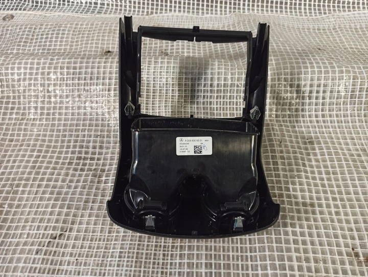 фото №5, Mercedes w205 c-klasa рамка решётка воздуховод зад a2058308301