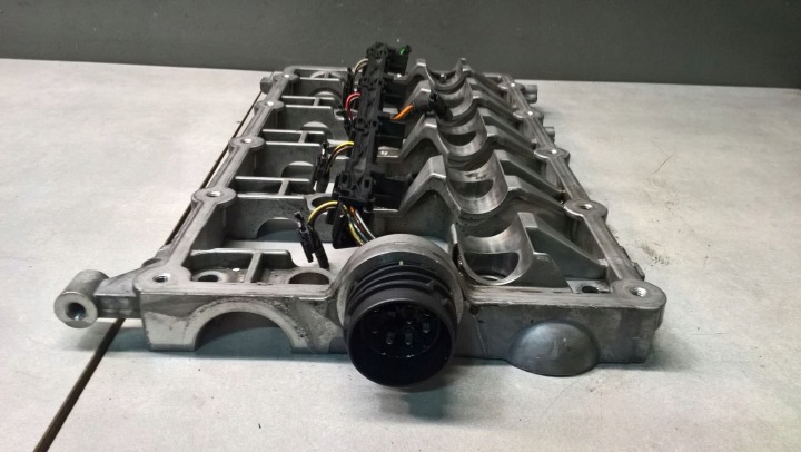 фото №5, Крышка клапанов vw touran 2.0 tdi 03g103308a