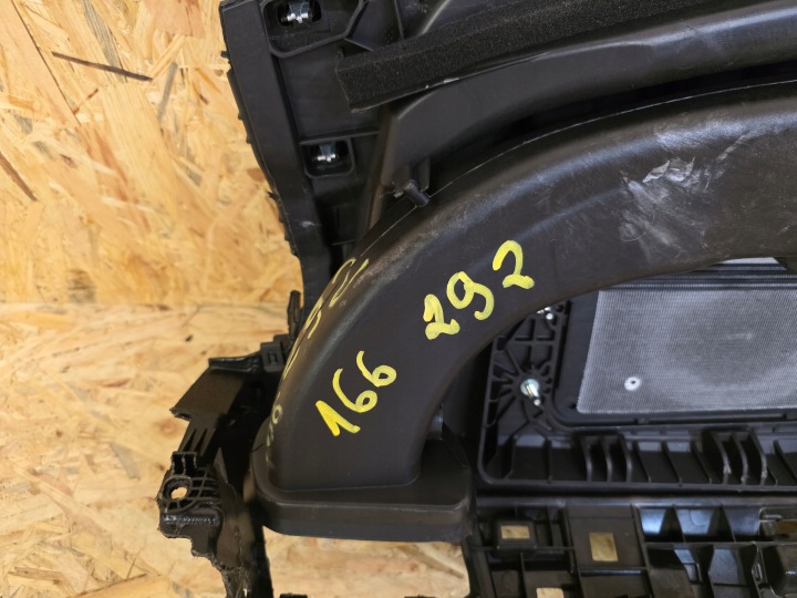 фото №9, Консоль торпедо кожа капот ремни head up mercedes gle gl w166 c166 292 нитка