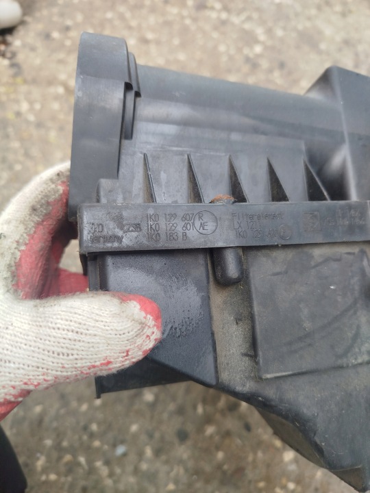 фото №8, Корпус фільтра повітря vw touran 1k0129607r