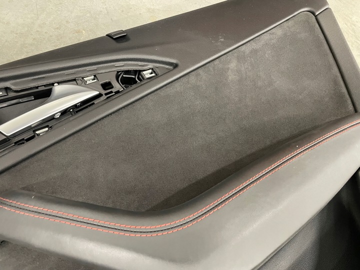 фото №5, Боковина обивка дверь a6 s6 c7 компетиция алькантара красная nić bose