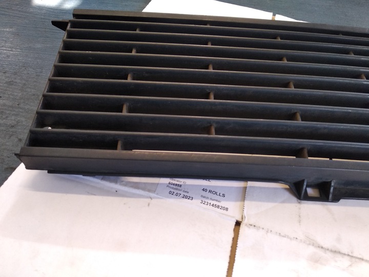 фото №15, Решётка решётка радиатора перед vw jetta i mk1 161853653b оригинал.