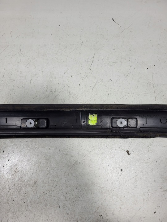 фото №13, Молдинг скла лобовий праве перед citroen c4 picasso ii 9676784980 ewp білий