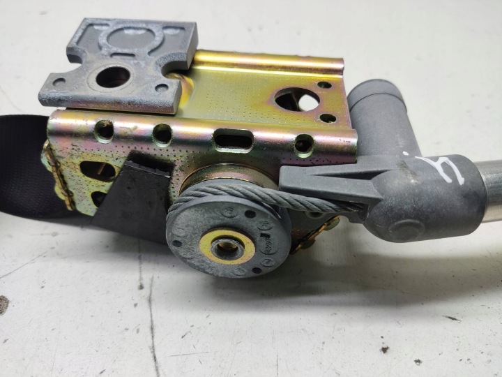 фото №11, Bmw 7 e65 e66 2004 заднее pas безопасности 00063774b