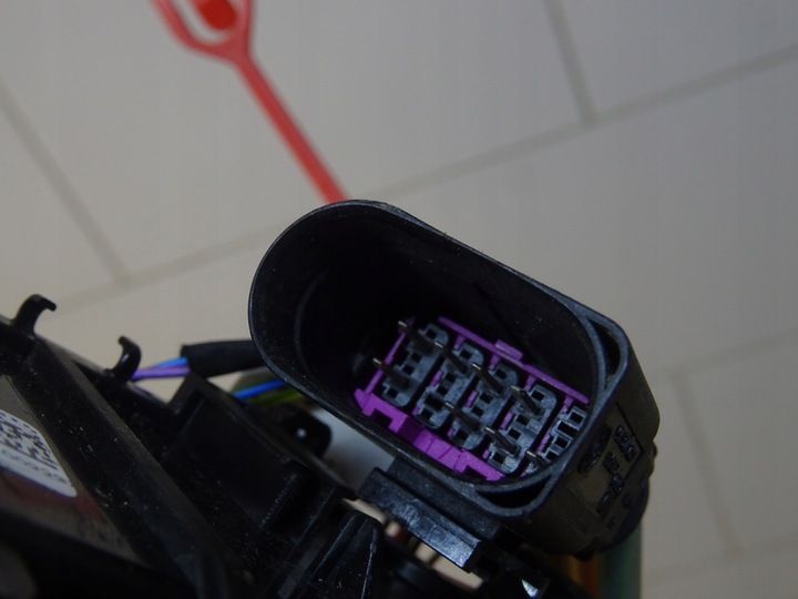 фото №11, Audi e-tron гнездо крышка зарядки 4ke810002b llu