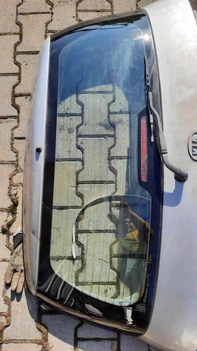 фото №1, Стекло задней крышки kia carens ii 02-06r