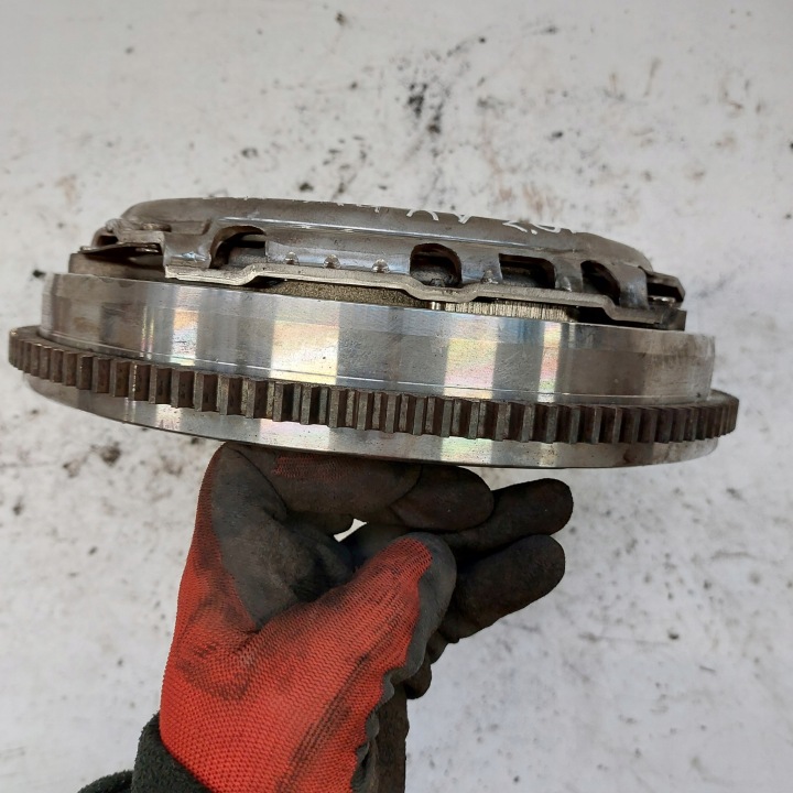 фото №14, Subaru xv i 2,0d зчеплення комплектні двомасовий маховик диск притиск sachs 3082001181