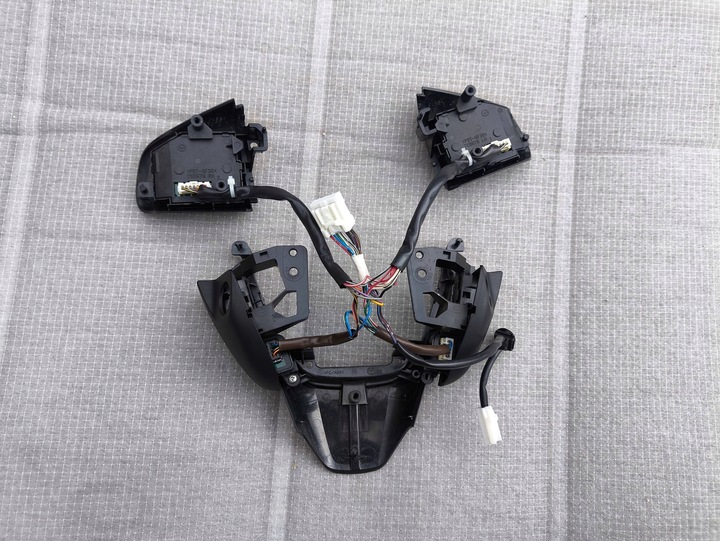 фото №9, Мультифункція перемикачі з кермо круїз-контроль mazda 6 gh mazda 3 bl cx-7