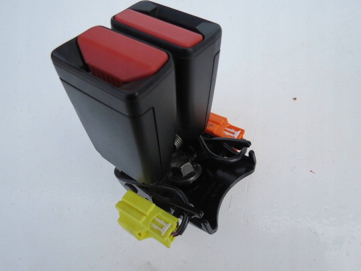 фото №1, Застібка ременя праві зад volvo v60 31250658 31250659