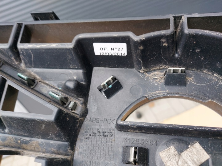 фото №9, Решётка решётка радиатора решётка радиатора volvo v40 v 40 31283764 3183762 31353121 r-design rdesign