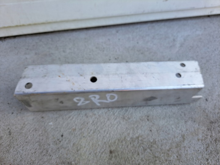 фото №1, Audi q5 8r правая зона смятия зад балка отбойник rh