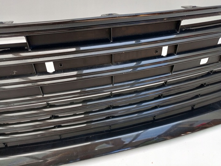 фото №10, Toyota camry viii 8 рестайлинг 21- решётка средняя бампера перед 53113-33120 ÷