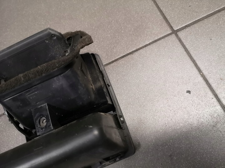 фото №7, Решітка повітропровід vw t5 eu ліва 7h1819203c