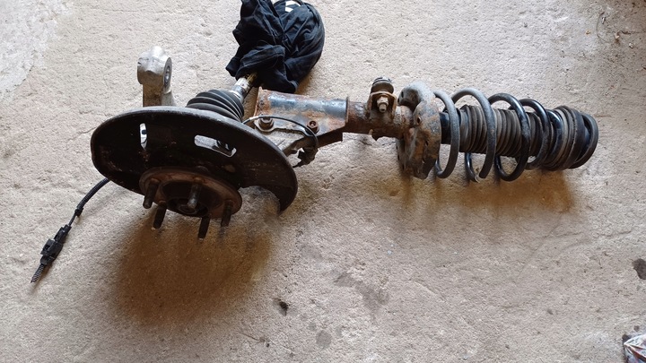 фото №1, Opel insignia a 2.0 cdti поворотна опора права передня