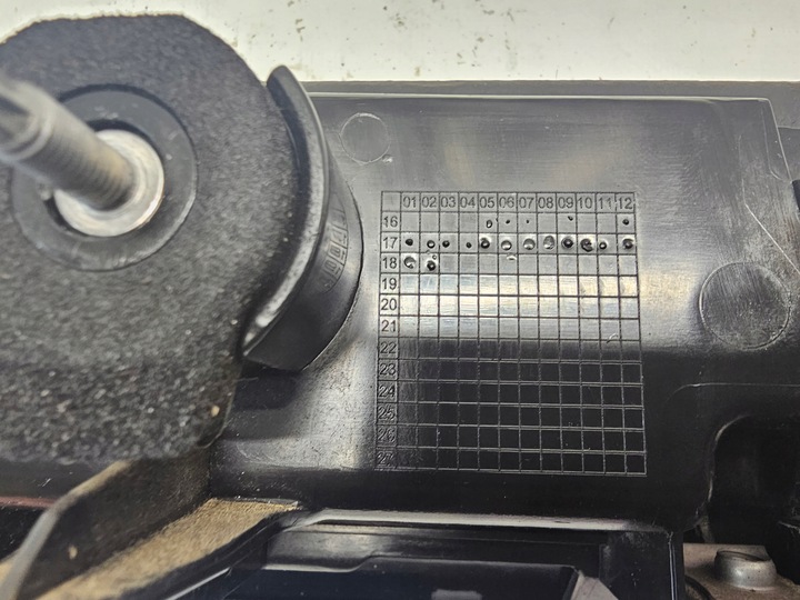 фото №15, Лампа зад задняя накладка range rover velar 2017 - l560 j8a2-13192-ce