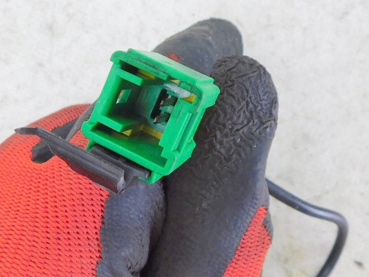 фото №4, Citroen c6 2.7 hdi 07r застёжка скоба ремней левая задняя 6143175f1904