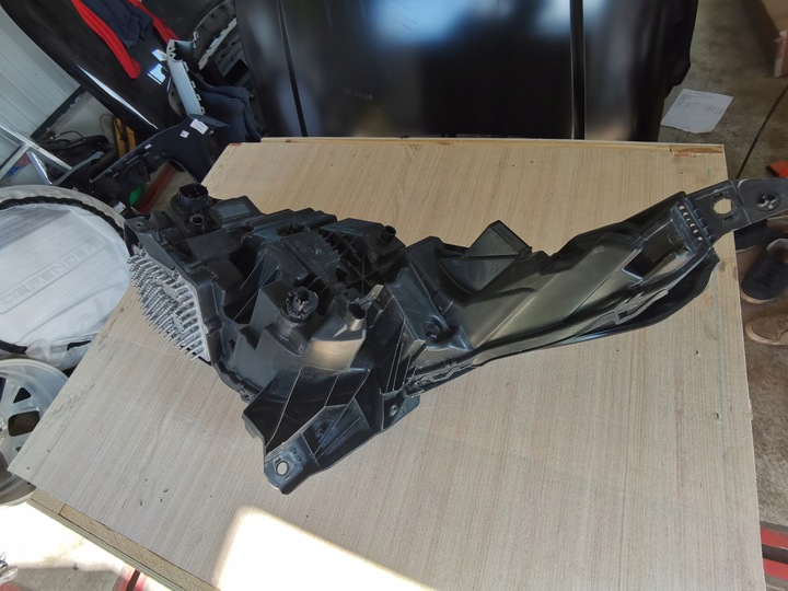 фото №11, Range rover velar ii - лампа передня права повний led