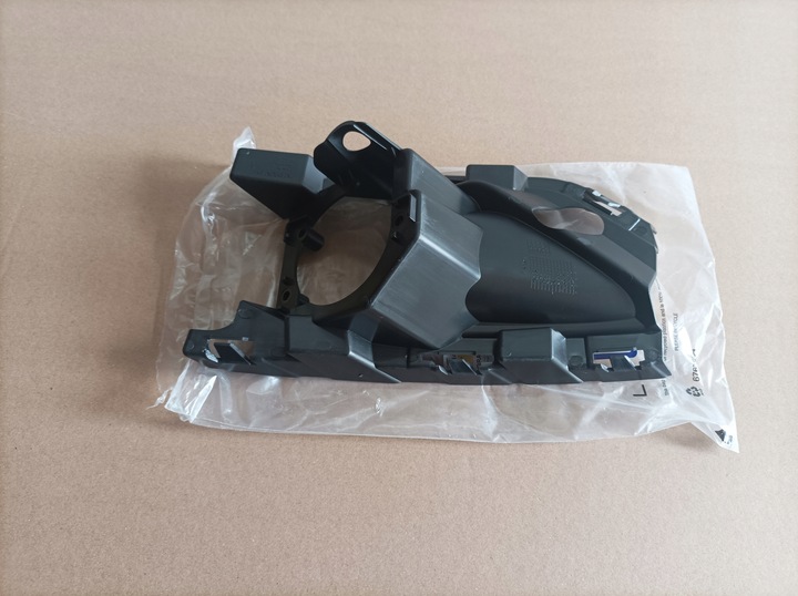 фото №1, Volvo xc40 кріплення галоген праві 31407961