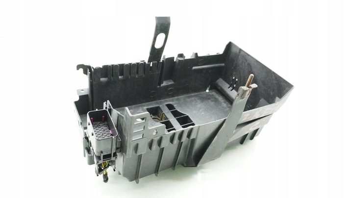 фото №1, Opel zafira c основание акумулятора корпус 13354420 2.0 cdti