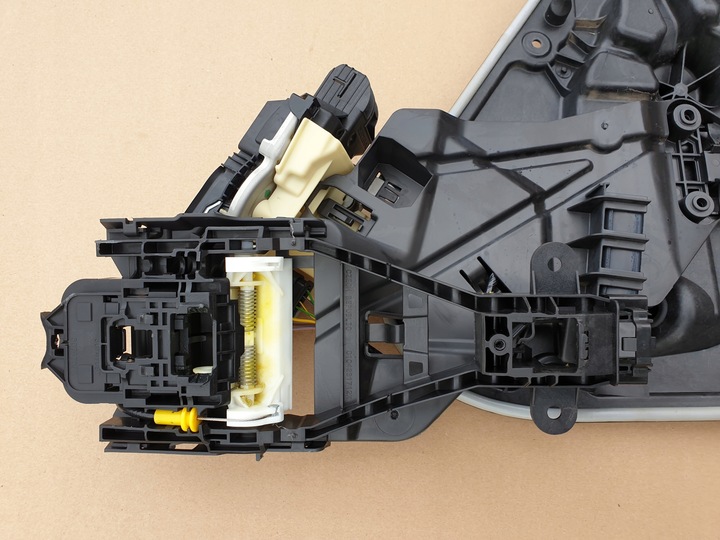 фото №16, Замок дверь левый задний тросы тяга volvo xc40 оригинальный номер