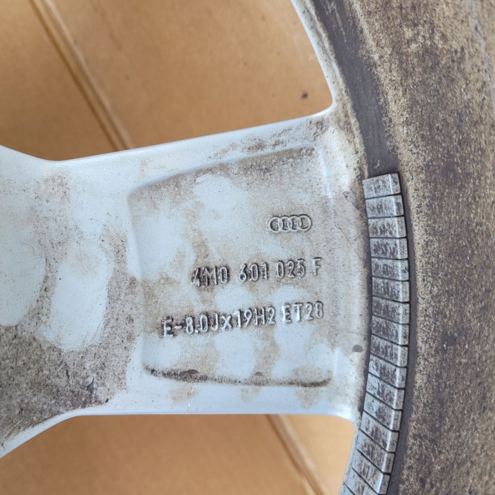 фото №12, Диск alu audi q7 4m0 19" 8jx19 et28 5x112 4m0601025f