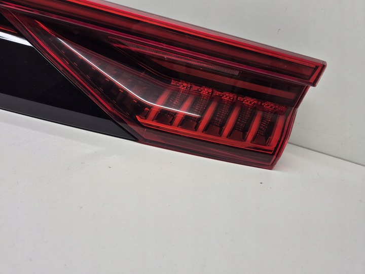 фото №9, Audi q8 4m8 накладка задняя led базовый оригинал европа 4m8945095m