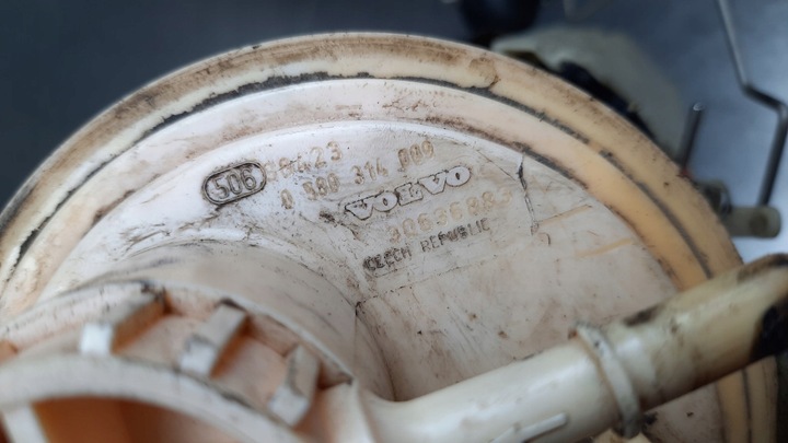 фото №9, Насос топлива 30636883 volvo s60 v70 ii 2.4 d5